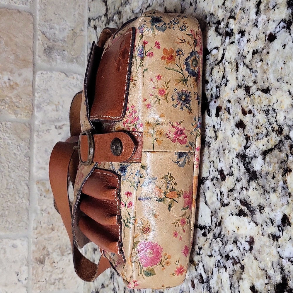 Patricia Nash Prairie Rose Praga Flap Crossbody  - Picture 4 of 16